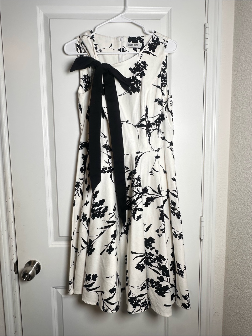 Grace Karin Ivory & Black Floral Tie-Neck Midi Dress